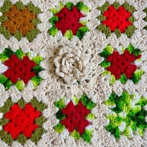 Handcrafted Crochet Granny Square Afghan Blanket Throw 38x49 Floral Vintage 80s